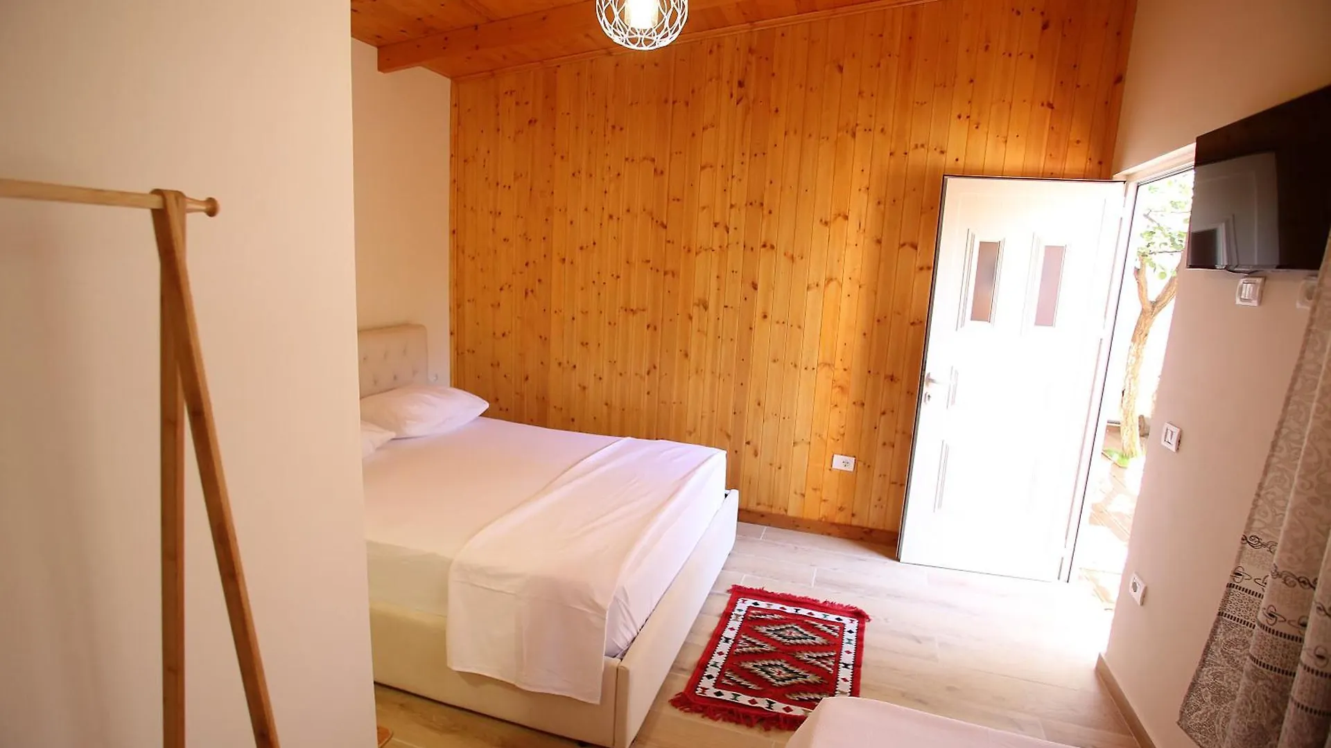 Vila Hyseni Durrës